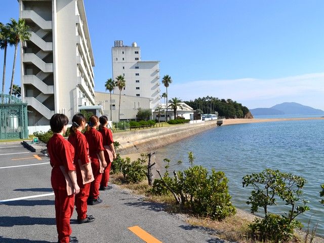 【スタッフさん】初めてリゾバもご安心下さい。優しい先輩方が指導してくれますよ♪