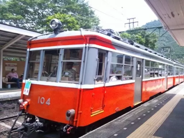 東京からのアクセスだけでは無く、箱根はバスや鉄道、ロープウェイなど交通手段も豊富な温泉地♪