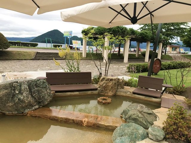 お休みの日は足湯でのんびり…もオススメですよ！