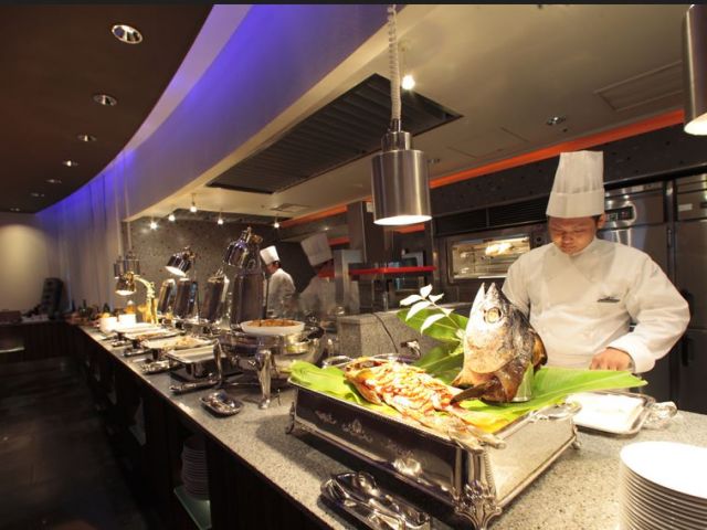 カウンター越しにお客様対応を行って頂く場合もございます。