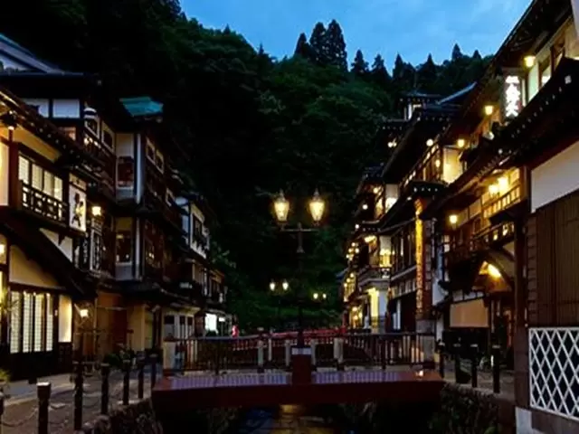 情緒あふれる銀山温泉の老舗旅館！