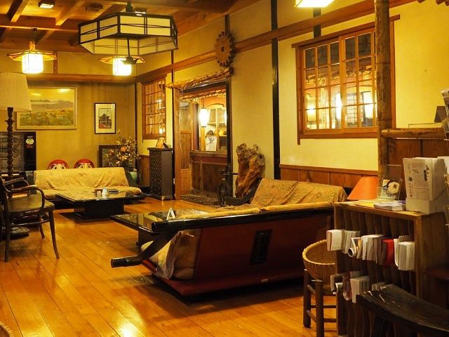 あの映画のモチーフにもなった旅館さんです。とっても雰囲気が有るんです。