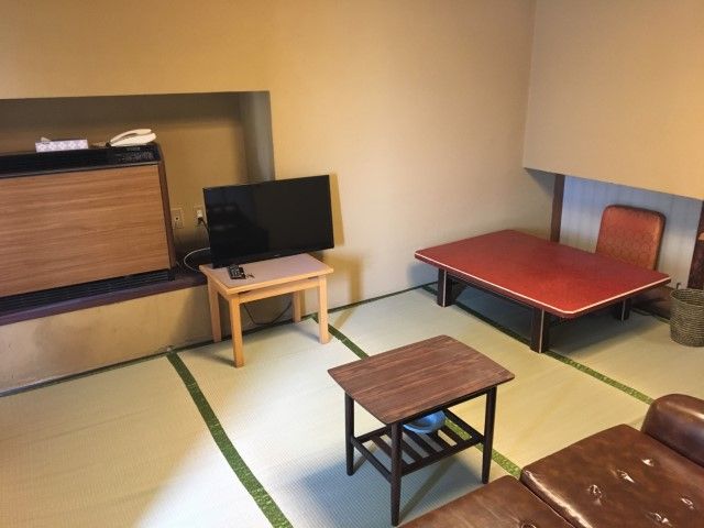 寮は元客室なので通勤らくちんです♪