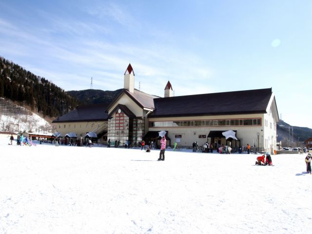 全国から仲間が集まるスキー場♪