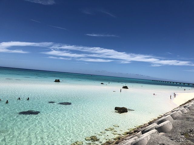 これだけは、ハズセナイ。どこまでも続くビーチ。