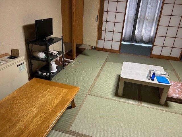 【寮館内】寮は客室フロアの和室客室です。