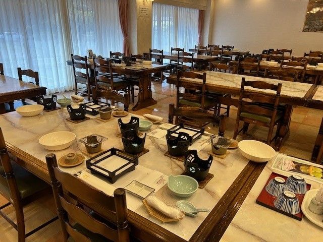 【職場環境】テーブル形式のレストラン及び宴会場でのサービスになります。