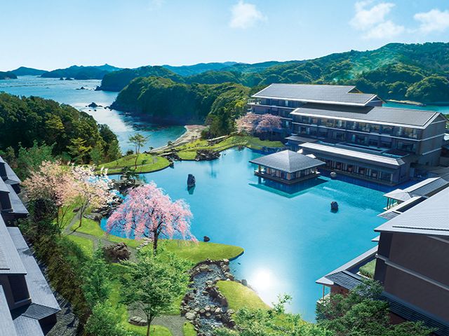 ここが職場です！大型施設なのでスタッフも多く、若い方が活躍している職場です