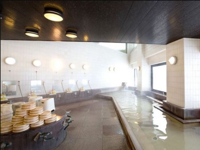 仕事やスキー・スノーボードの疲れは温泉で癒しましょう
★条件つきですが無料で入浴できます！