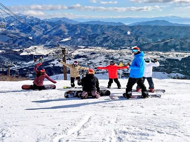 お仕事しながら楽しめる!!稼ぎ重視？滑り重視？それとも両方！？ナイター営業も有ます☆