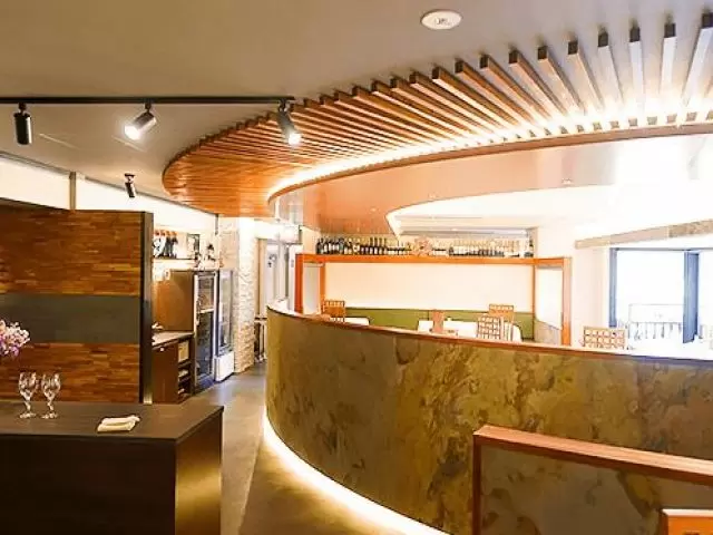 館内に和洋のレストランが☆配膳のお仕事がメインです♪