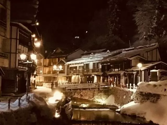 冬の銀山温泉はより一層幻想的な雰囲気で見惚れちゃいます・・・☆