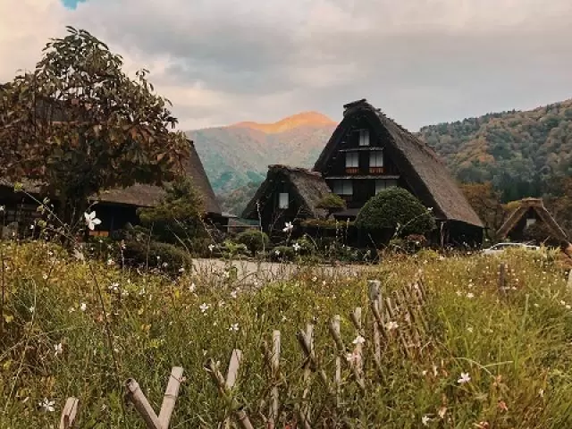 休みには世界遺産の白川郷へも行けちゃう!!観光も生活環境も欲張れます!!