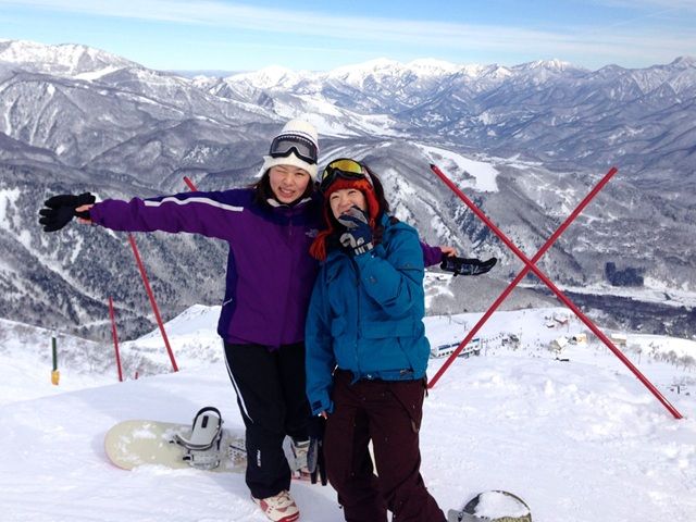 リフト係のお仕事です♪
未経験でも安心できるスキー場の御仕事です☆