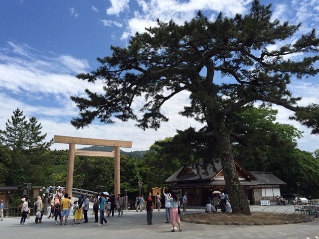 ”伊勢神宮”は必見ですよ☆神聖な場所で気持ちも整います。お帰りにはおかげ横丁で食べ歩き♪
