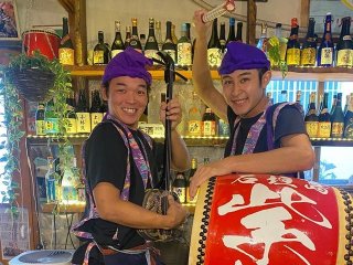 ★沖縄を感じる！レア職種★島唄で盛り上がる居酒屋で、楽しい思い出をつくろう♪