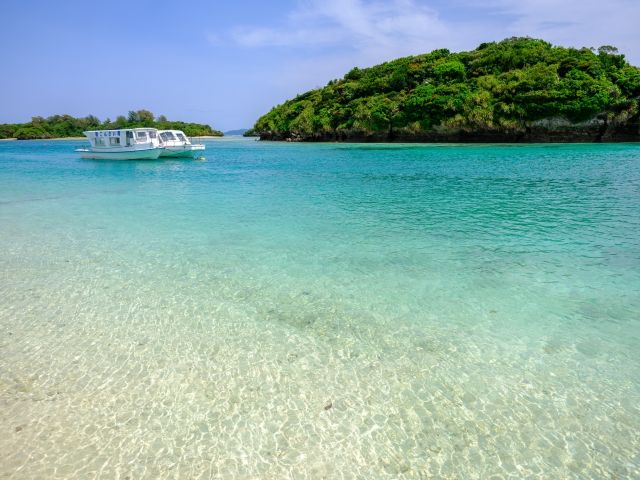 ミシュランガイドで沖縄唯一の三ツ星を獲得した川平湾の近く★エメラルドグリーンの海は必見！