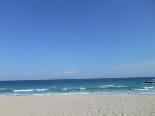 ビーチに面したホテルでのお仕事！！《温泉入浴可×完全個室×周辺環境便利》