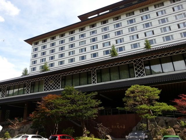 大自然に囲まれた温泉地です！