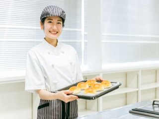 【激レア案件】全国展開する有名なパン屋でのお仕事です。パン作りに挑戦したい方は是非！