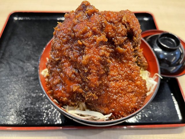 軽井沢はソースかつ丼が有名です。