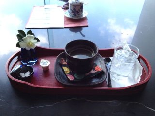 オーシャンビューの旅館でお客様をお出迎えしていただきます！