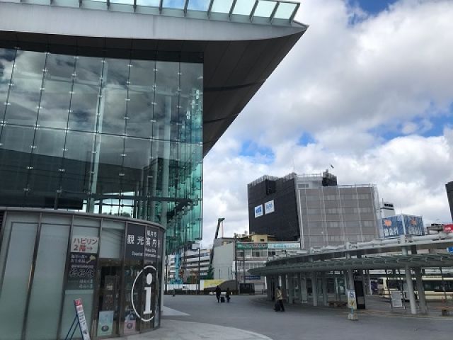 福井駅まで電車で40分と都心部へのアクセスも◎
休みの買い物も困る事がありません!!