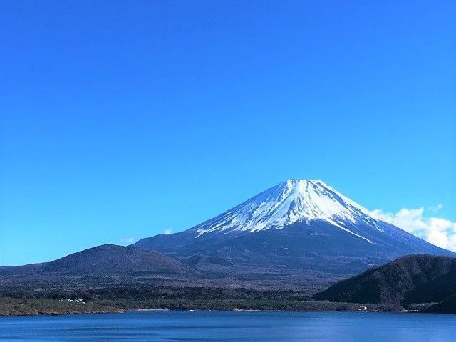 河口湖は四季折々の表情を見せてくれます！