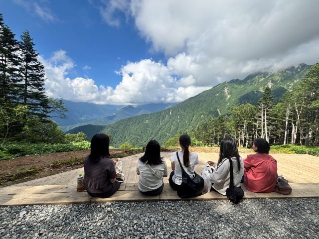 自然に囲まれた素敵な場所でのお仕事です☆