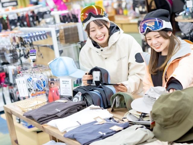 チケット売店勤務！