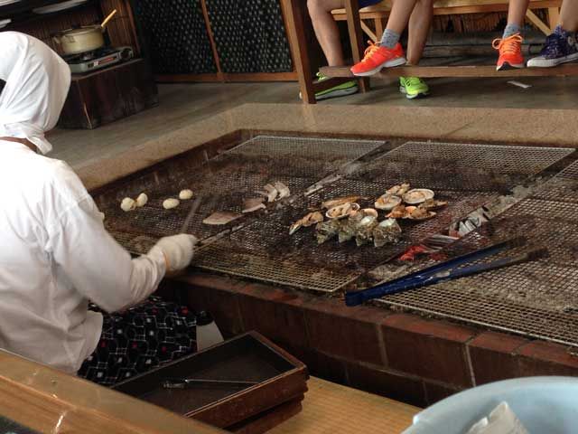 地元の海女さんが獲りたて海鮮物♪