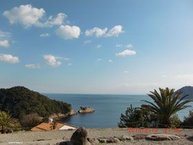 真の前にビーチが広がります♪