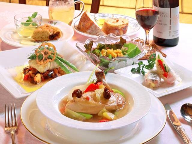 年中を通して大人気のペンションにて提供させる本格的なコース料理☆