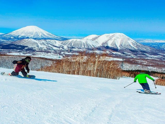 全道一の巨大スキーリゾート！！山頂からは、洞爺湖や有珠山、正面には羊蹄山が一望できます♪
