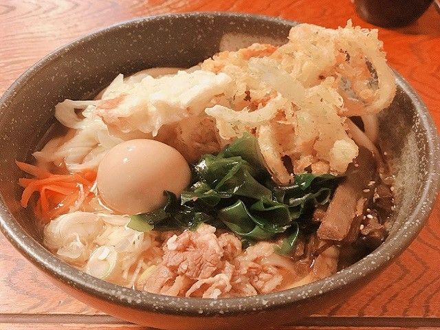 休日は飲食店巡りもあり～(^^♪
食べすぎには注意ですね!!