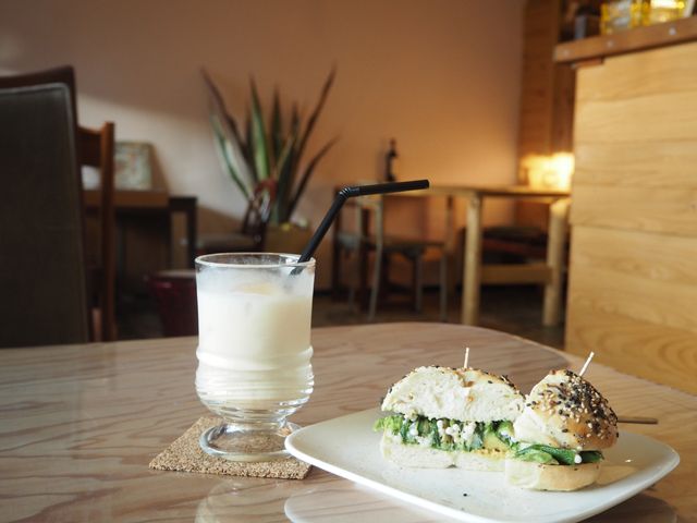 お洒落な飲食店やカフェ等も多数♪