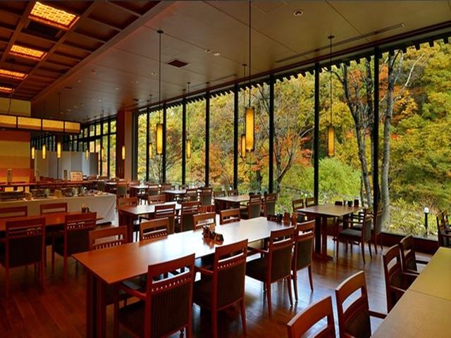 接客のお仕事がメイン☆
通しシフトで早番、遅番制になっています！