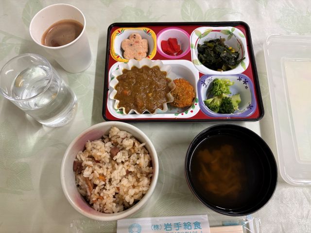 好評の食事付です！
休日も含めて２食食べることが可能☆