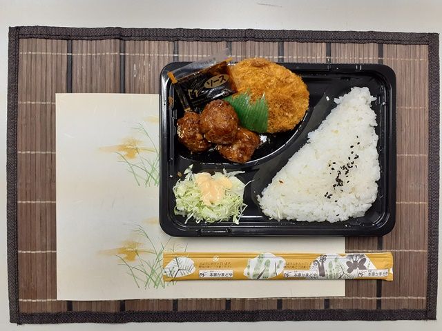 食事のお弁当です。