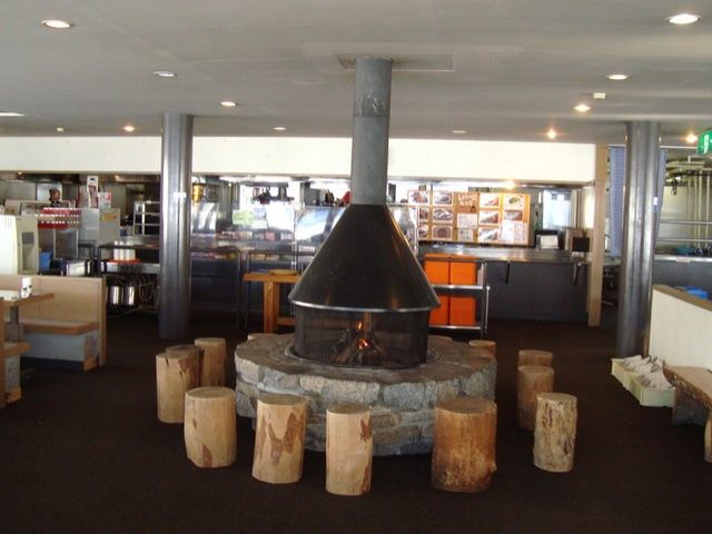 暖炉がある素敵なゲレンデレストランです！