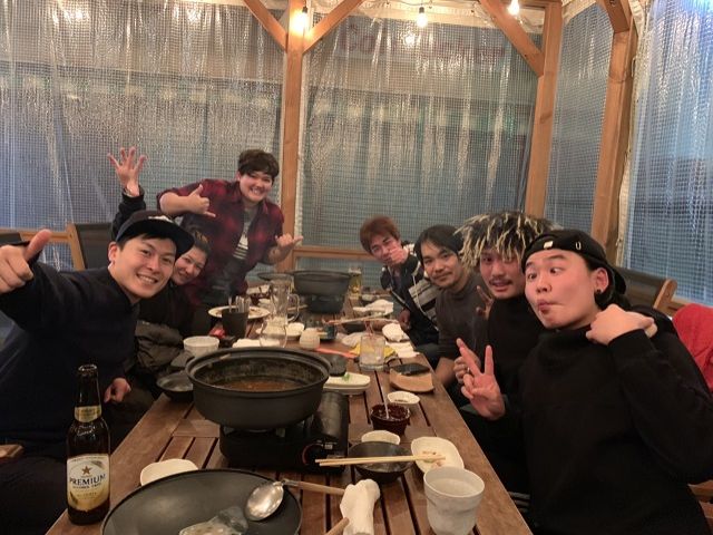 お仕事終わりにみんなで食事に☆人間関係の良い職場だからお仕事終わりに楽しみが増えます☆