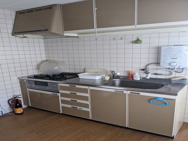 共同キッチンがあるので、お腹が空けば自分で作る事も出来ます！！