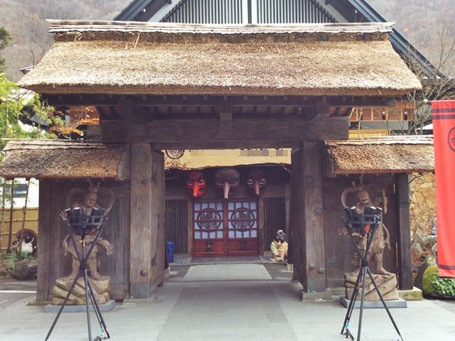 とっても風情のあるお宿なので働きがいがありますよ～♪施設内はちょっとした博物館みたい！！