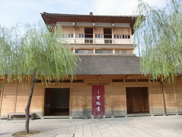 歴史ある山代温泉の中心地にある施設です♪