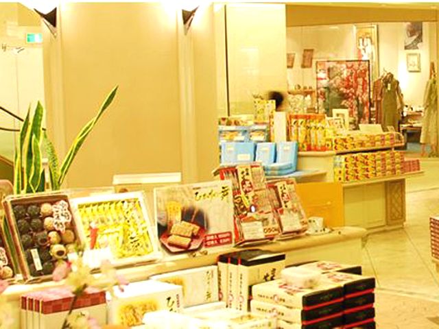 仕事場は売店！笑顔いっぱいの接客お願いします☆