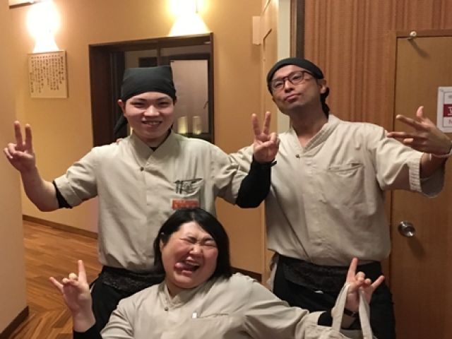 風情ある温泉♪人気のお宿で、スタッフさん同士も仲良く活躍中です！