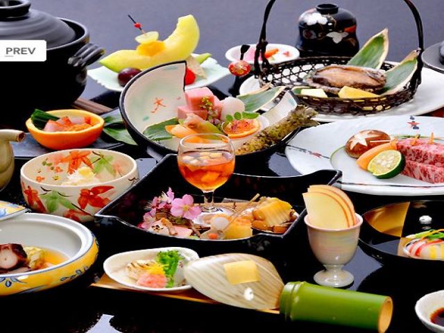 寛ぎの客室★お客様のお部屋にお食事を提供する事もあるので、笑顔は忘れずに！