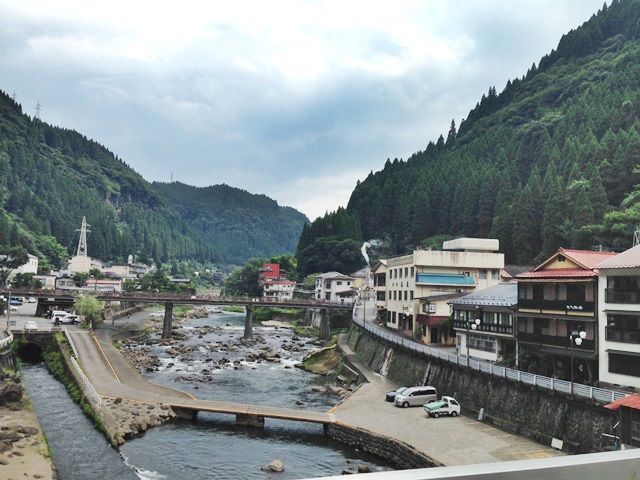 静かな温泉地・杖立温泉！休日はゆっくり♪