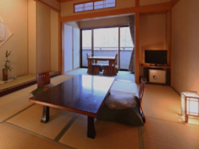 老舗の隠れ宿でのお仕事です♪
自慢のお風呂は驚くほど綺麗な色してます！！