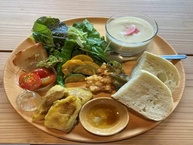 食に恵まれた島、オシャレなお店がたくさんあります☆